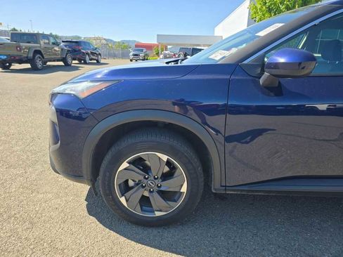 Used 2024 Nissan Rogue SV FWD image 6