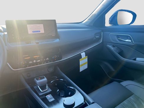 New 2026 Nissan Rogue Platinum image 25