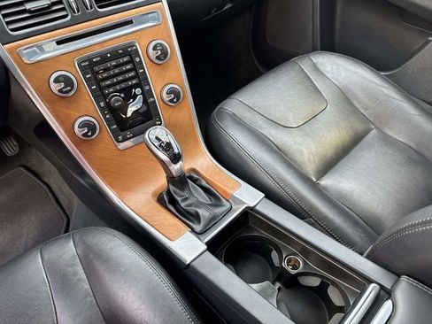 Used 2015 Volvo XC60 T6 w/ Proximity Package image 27