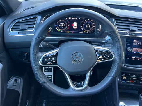 Certified 2022 Volkswagen Tiguan SEL R-Line image 14