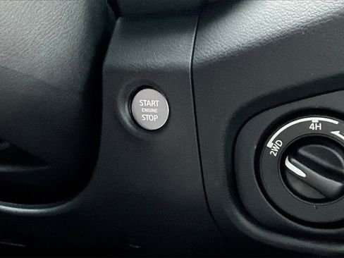 Used 2022 Nissan Frontier PRO-4X w/ Off-Road Protection Package image 26