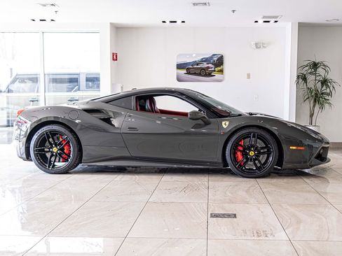 Used 2018 Ferrari 488 GTB Base image 11
