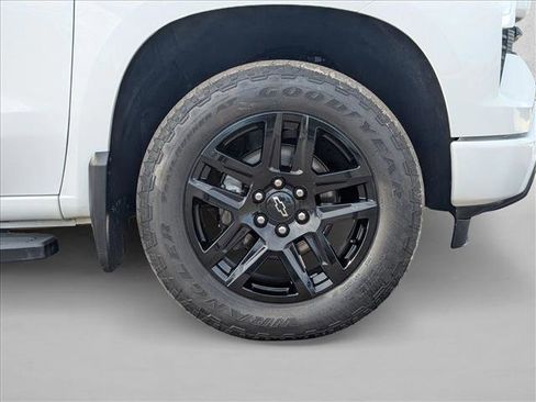 Used 2024 Chevrolet Silverado 1500 RST w/ Z71 Off-Road Package AWD/4WD image 23