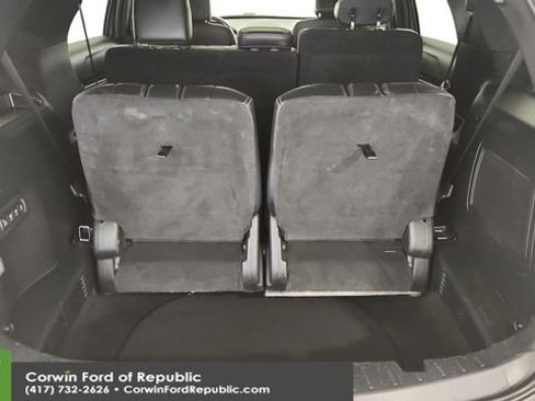 Used 2018 Ford Explorer Limited image 22