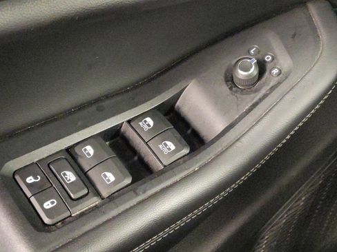 Used 2023 Jeep Grand Cherokee Limited AWD/4WD image 27