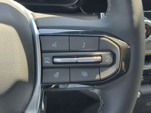 New 2026 Chevrolet Colorado ZR2 w/ Technology Package AWD/4WD image 28