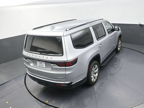 Used 2022 Jeep Wagoneer Series II AWD/4WD image 17
