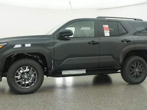 New 2026 Toyota 4Runner SR5 AWD/4WD image 18
