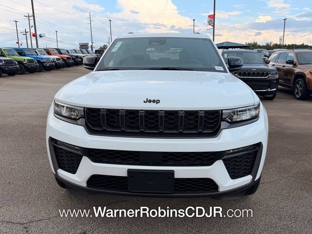 New 2026 Jeep Grand Cherokee Limited w/ Limited Altitude Package RWD image 2