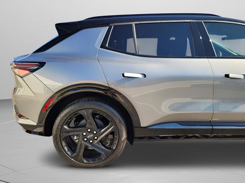 New 2026 Chevrolet Equinox EV RS image 8