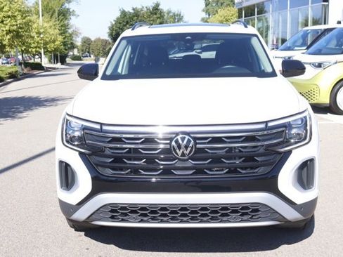 Used 2024 Volkswagen Atlas Peak Edition SE image 11