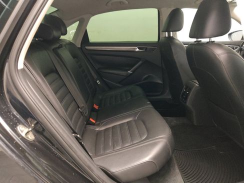 Used 2017 Volkswagen Passat 3.6 SEL Premium image 19