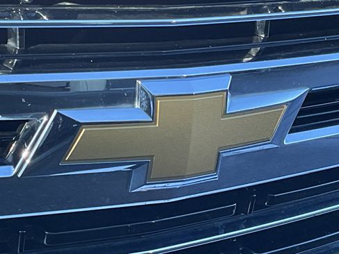 Used 2024 Chevrolet Suburban LT image 6