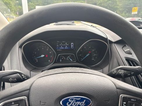 Used 2015 Ford Focus SE FWD image 5