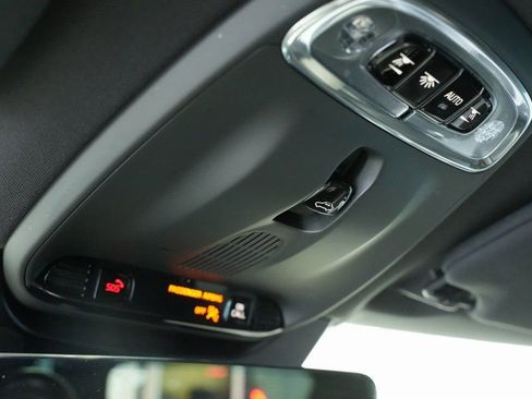 Used 2022 Volvo XC90 T8 R-Design w/ Advanced Package image 33