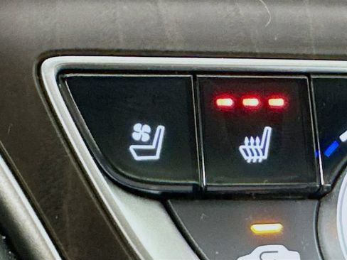 Used 2019 Honda Accord Touring image 15