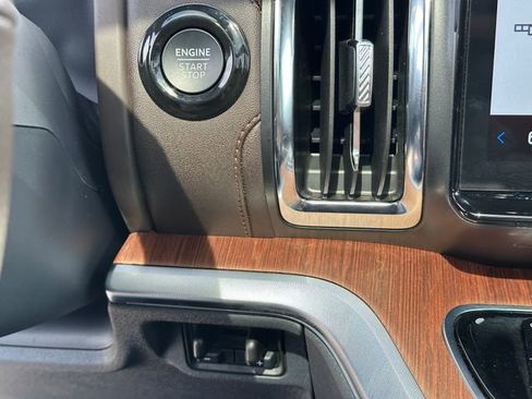 Used 2025 Ford Expedition King Ranch image 39