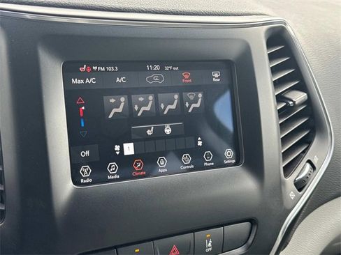 Used 2021 Jeep Cherokee Latitude Plus image 34