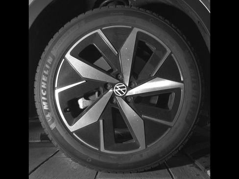 Certified 2023 Volkswagen ID.4 Pro S AWD/4WD image 11