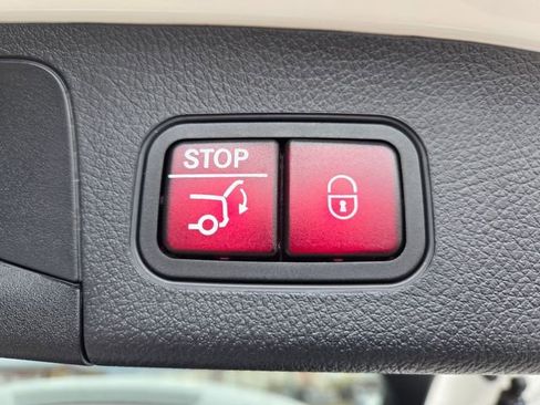 Certified 2025 Mercedes-Benz GLA 250 4MATIC image 11