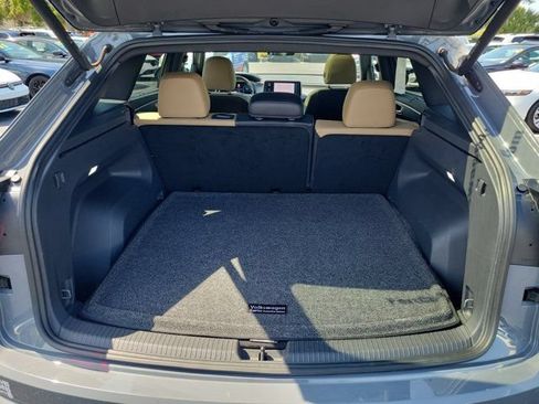 Used 2024 Volkswagen Atlas Cross Sport SE w/ Panoramic Sunroof Package FWD image 12