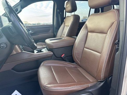 Used 2021 Chevrolet Suburban High Country image 16