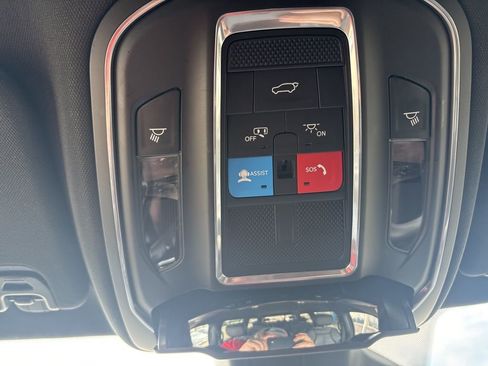 Used 2023 Jeep Wagoneer Series III w/ Preferred Equipment Group image 25