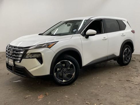 Used 2024 Nissan Rogue SV image 1