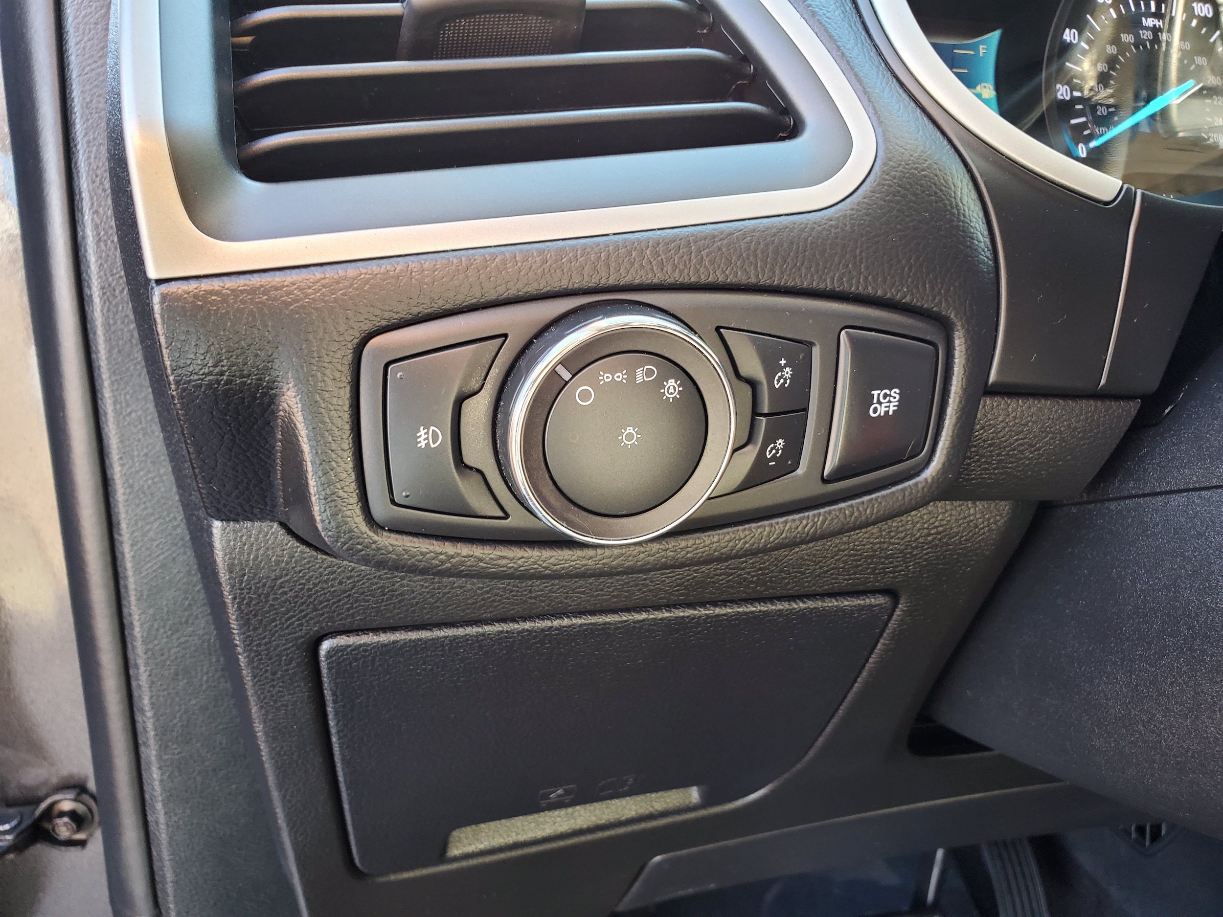 Used 2020 Ford Edge SEL AWD/4WD image 14