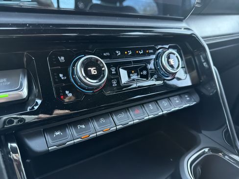 Used 2023 GMC Sierra 1500 AT4X image 23