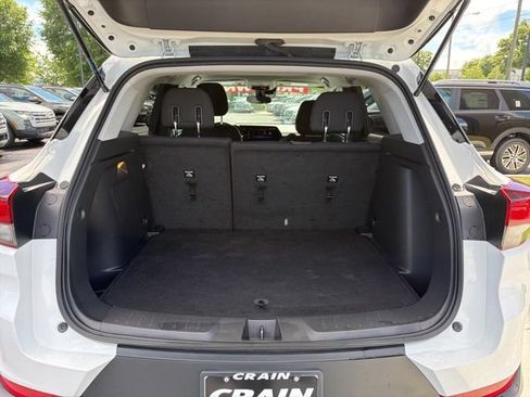 Used 2024 Chevrolet TrailBlazer LT w/ LT Cold Weather Package AWD/4WD image 8