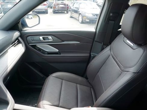 New 2026 Ford Explorer Platinum image 33