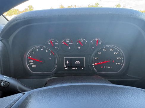 Used 2023 Chevrolet Silverado 1500 Custom image 18