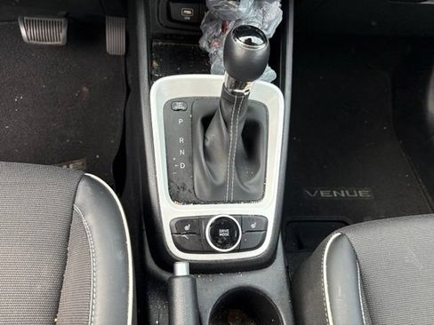 Certified 2023 Hyundai Venue Limited FWD image 12