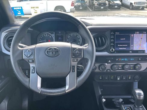 Used 2020 Toyota Tacoma TRD Off-Road w/ TRD Premium Off Road Package image 8