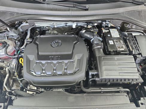 Certified 2023 Volkswagen Tiguan SE R-Line image 30