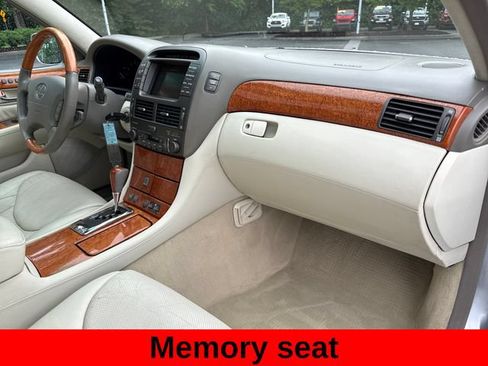 Used 2004 Lexus LS 430 RWD image 26