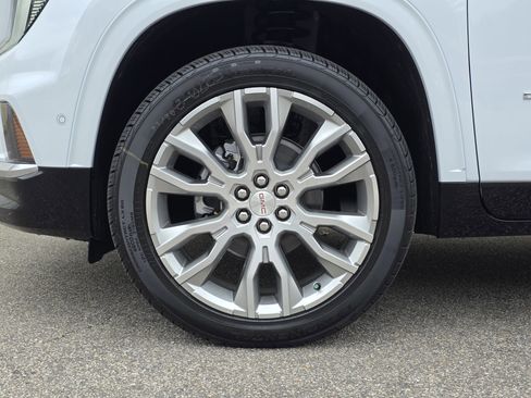 New 2026 GMC Acadia Denali w/ Super Cruise Package FWD image 50