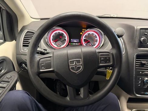 Used 2013 Dodge Grand Caravan SXT FWD image 29