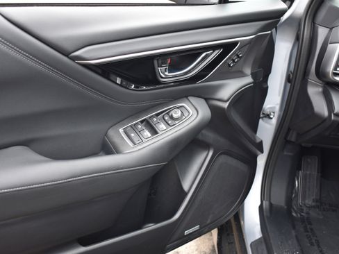 Used 2023 Subaru Outback Limited image 23