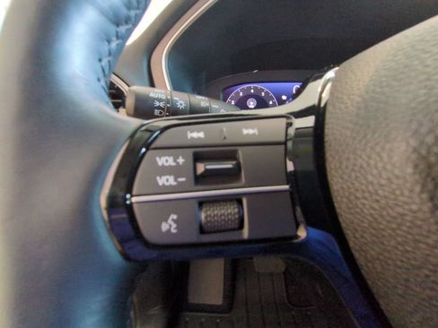 Used 2025 Honda Pilot Elite image 12
