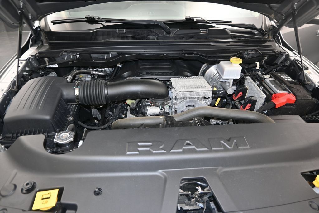 Used 2022 RAM 1500 Laramie AWD/4WD image 29