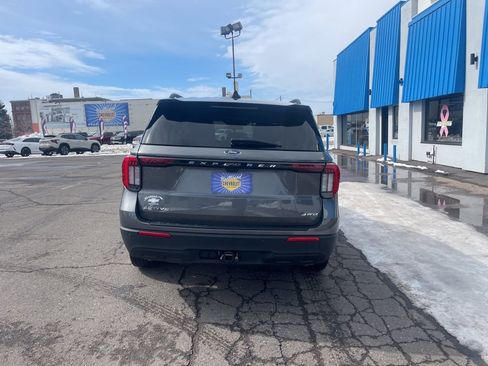Used 2025 Ford Explorer Active image 6