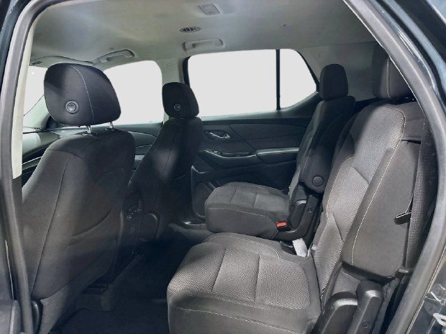 Used 2020 Chevrolet Traverse LT w/ LPO, Blackout Package FWD image 20
