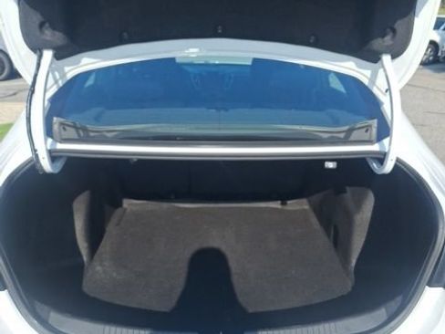 Used 2022 Chevrolet Malibu LT FWD image 8