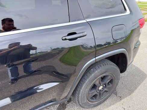 Used 2017 Jeep Grand Cherokee Laredo AWD/4WD image 13