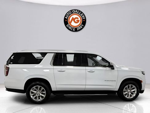 Used 2023 Chevrolet Suburban Premier image 8