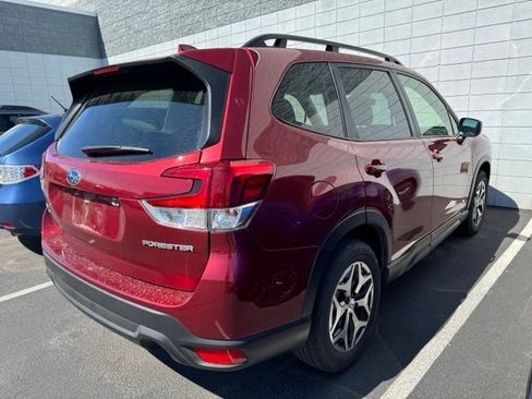 Used 2023 Subaru Forester Premium AWD/4WD image 3
