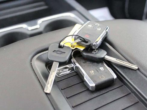 Used 2017 Chevrolet Silverado 1500 High Country image 28