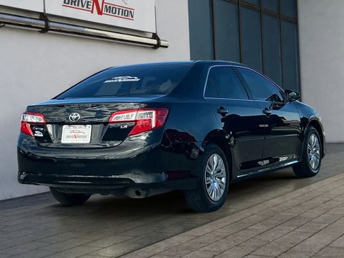 Used 2014 Toyota Camry LE image 4
